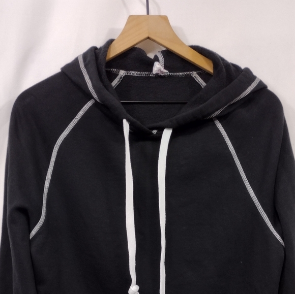 Juicy Couture Fleece Track Bell Sleeve Cropped Pullover Women's M Black Boho 90s - Picture 4 of 11